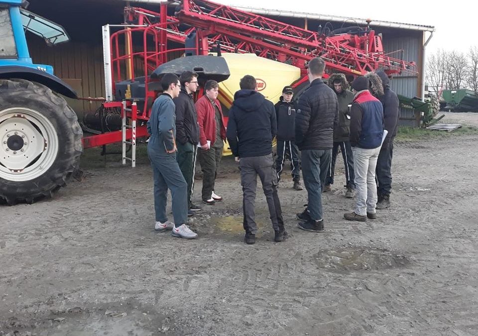 MFR-CFA Chemillé : Séance de cours à la CUMA