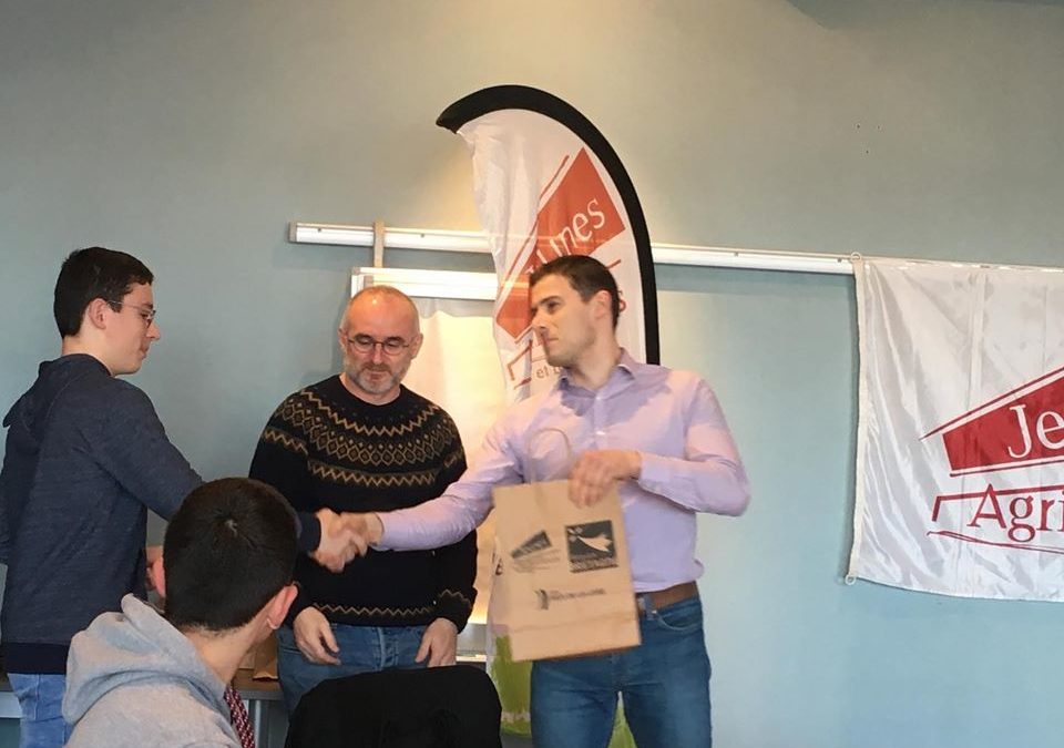 MFR-CFA Chemillé : Remise de récompense pour Kévin.